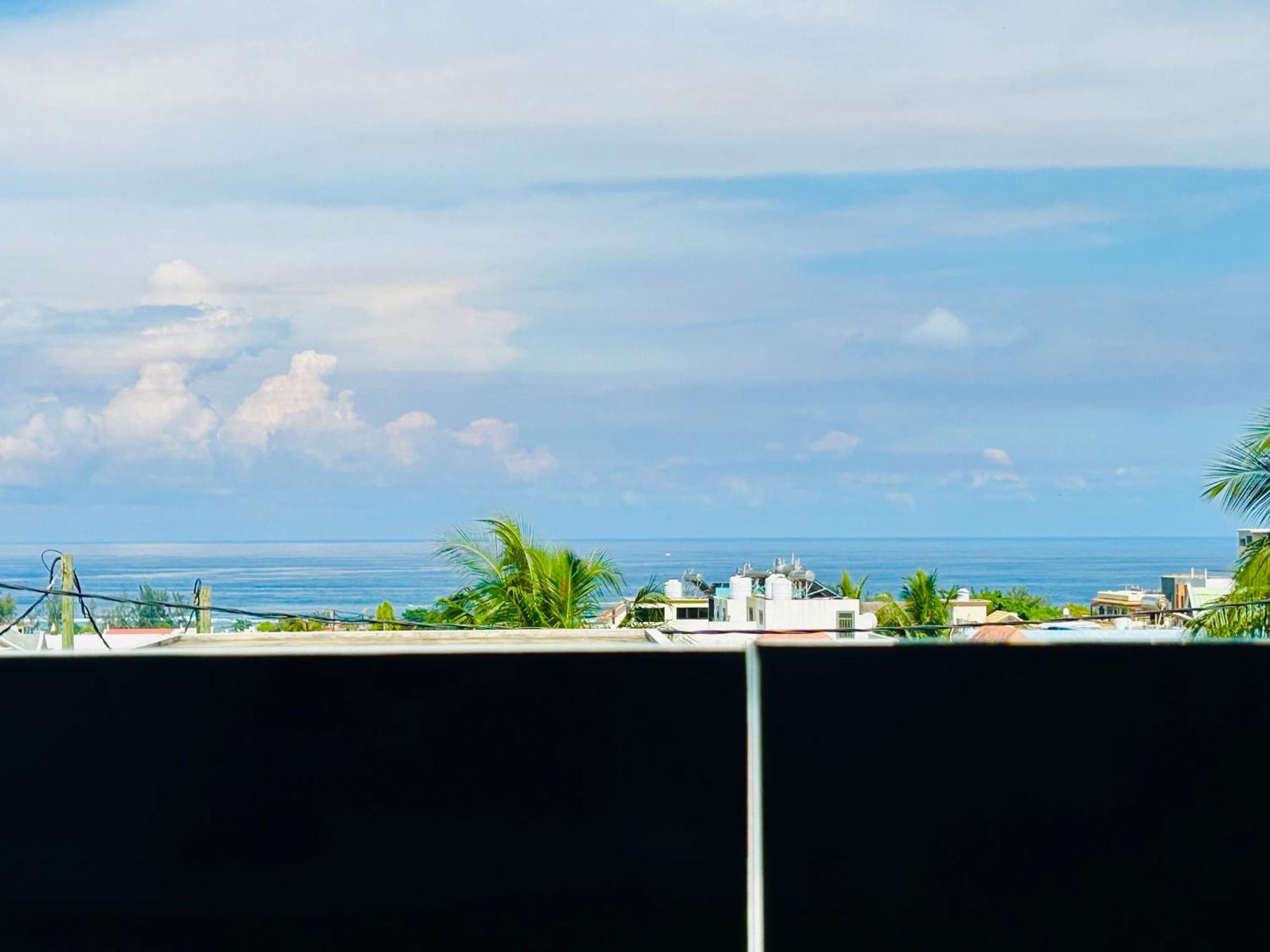 Amazing Sunset View Rooftop. Flic en Flac ภายนอก รูปภาพ