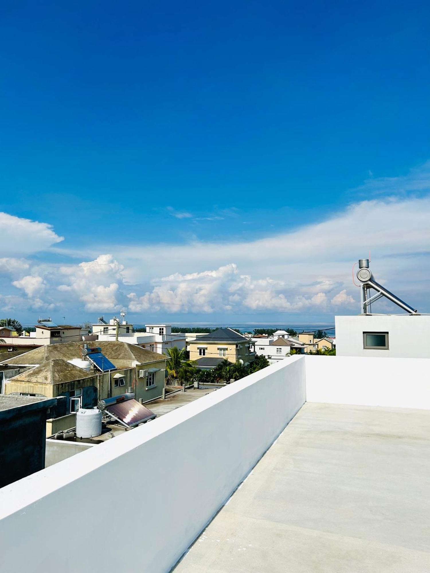 Amazing Sunset View Rooftop. Flic en Flac ภายนอก รูปภาพ